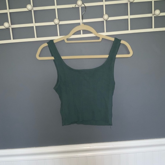 Ribbed Crop Tank - Picture 5 of 5